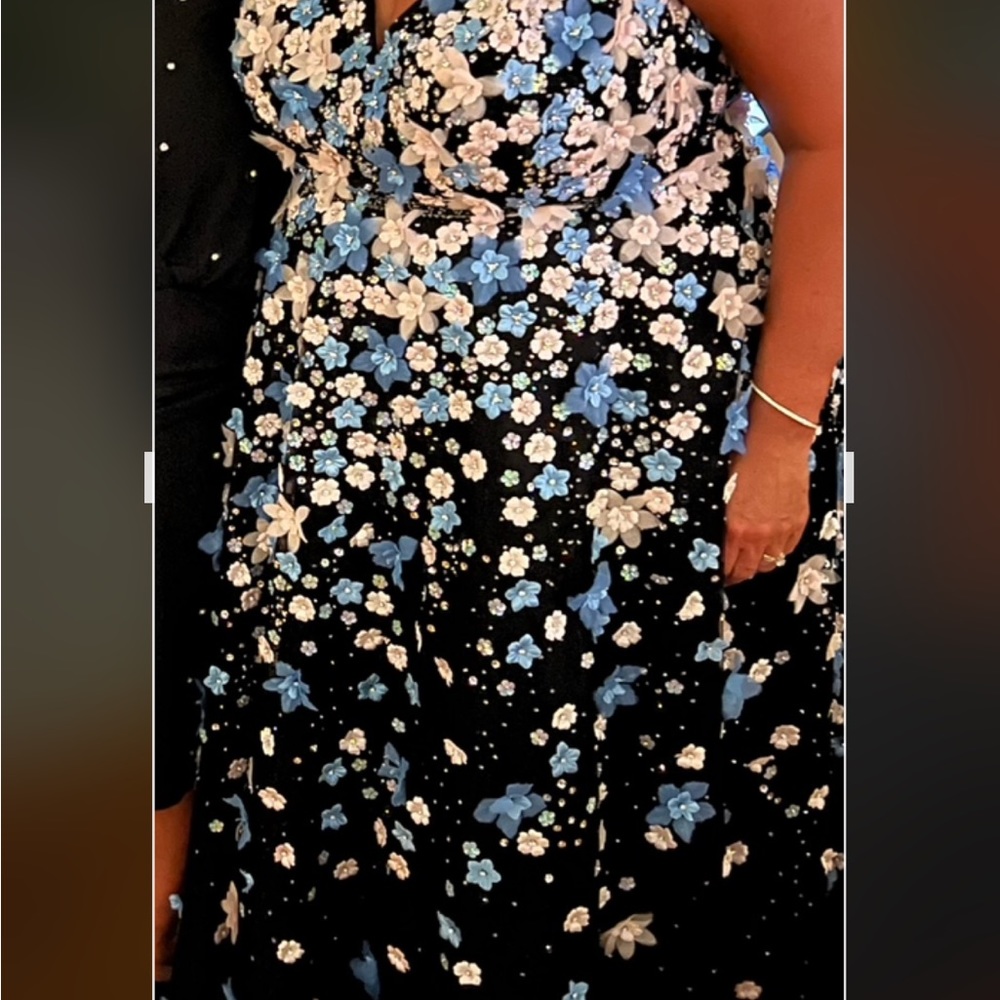 Mac Duggal- Mother of the Groom Gown- size 18 - Picture 3 of 15